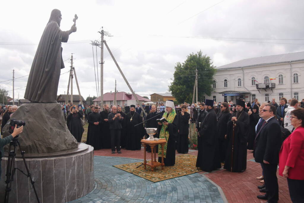 В поселке Кадом прошли торжества по случаю 270-летия со дня рождения преподобного Германа Аляскинского