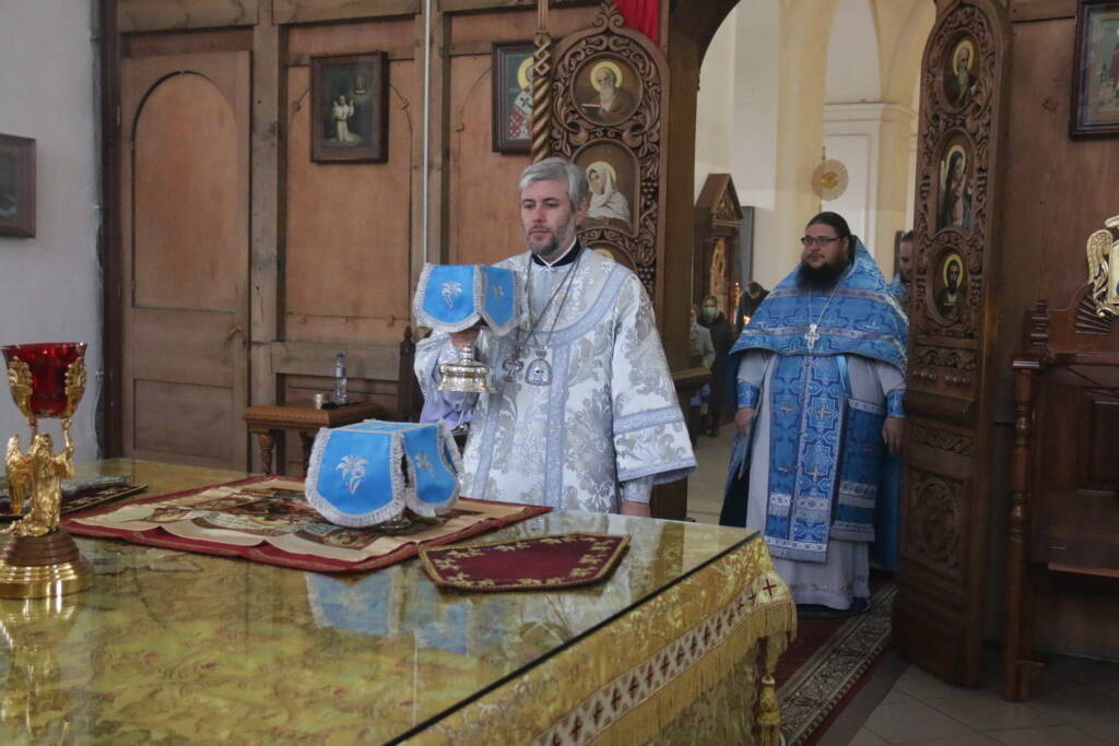 Божественная Литургия в празднование Покрова Пресвятой Богородицы в Вознесенском Кафедральном соборе города Касимова