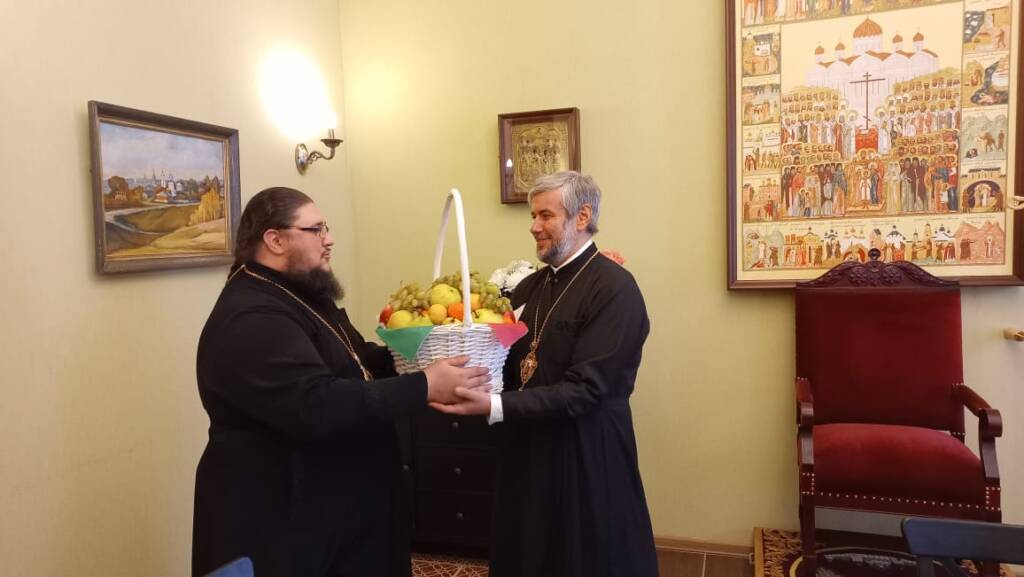 С годовщиной Архиерейской хиротонии епископа Василия поздравили сотрудники Епархиального управления