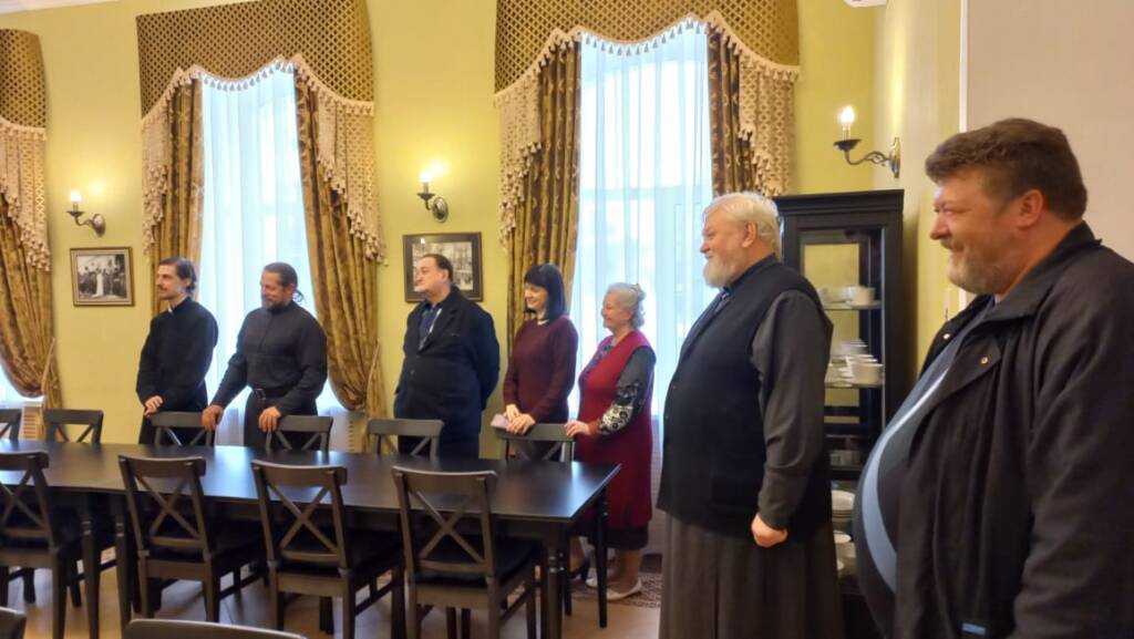 С годовщиной Архиерейской хиротонии епископа Василия поздравили сотрудники Епархиального управления