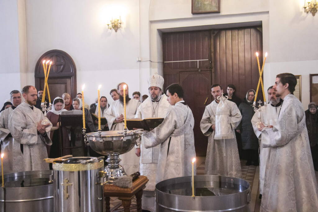 Божественная Литургия в Навечерие Богоявления в Вознесенском Кафедральном соборе города Касимова