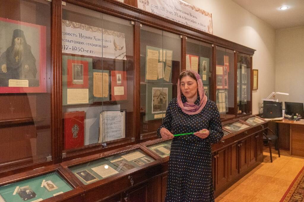 В Рязанской епархиальной библиотеке открылась фотовыставка, посвященная новомученикам и исповедникам Церкви Русской