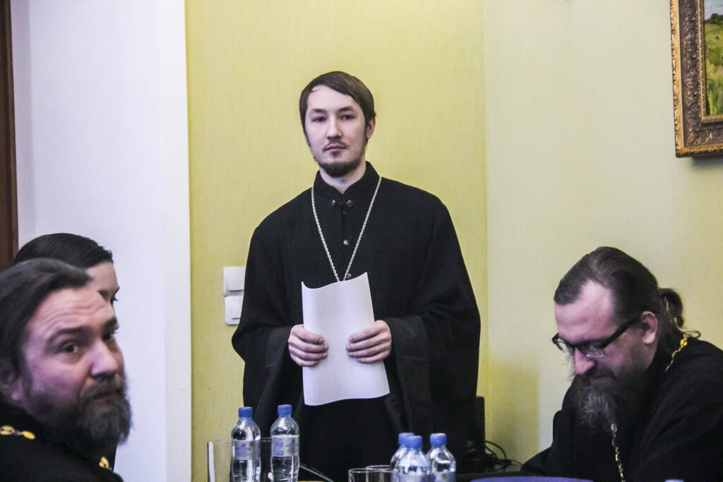 Епископ Василий возглавил заседание молодежного отдела епархии