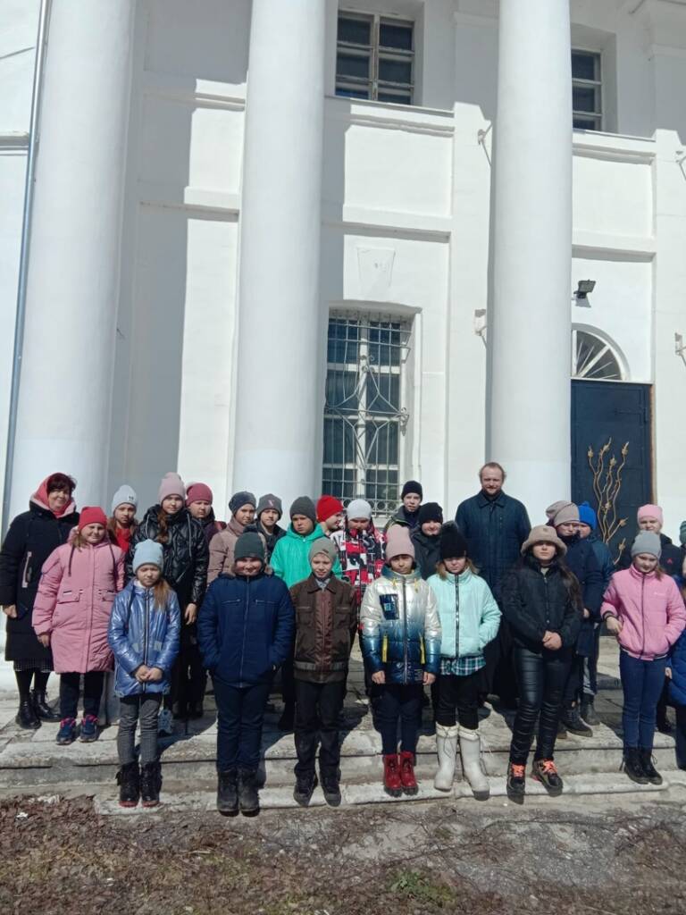 Преображенский храм с. Телебукино Касимовского района посетили учащиеся средней общеобразовательной школы посёлка Крутоярский