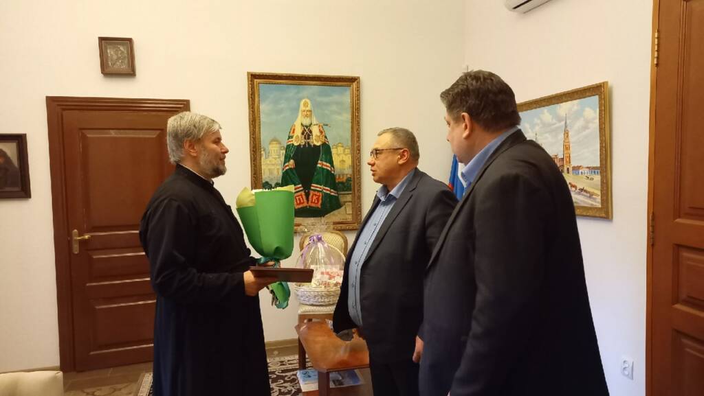 Глава администрации Касимовского района Иван Аркадьевич Бахилов поздравил епископа Василия с Днем рождения