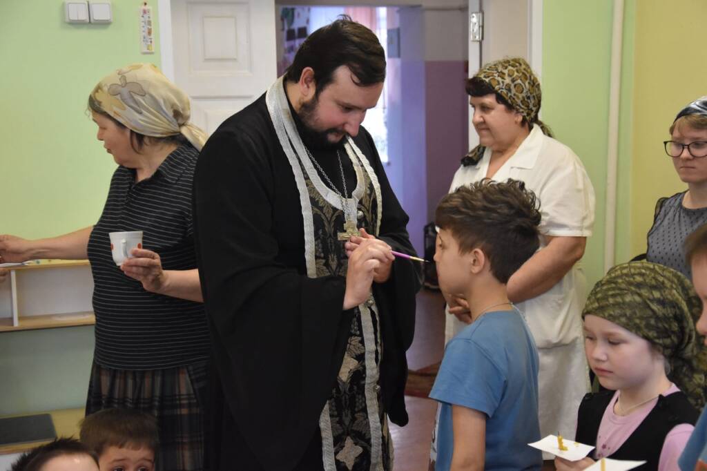 11 апреля иерей Александр Веденеев и иерей Михаил Куликов посетили Сасовский реабилитационный центр для детей и подростков, где совершили Таинство Соборования