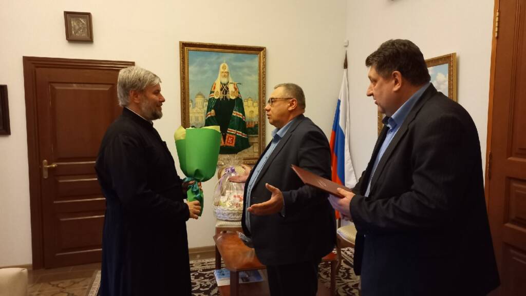 Глава администрации Касимовского района Иван Аркадьевич Бахилов поздравил епископа Василия с Днем рождения