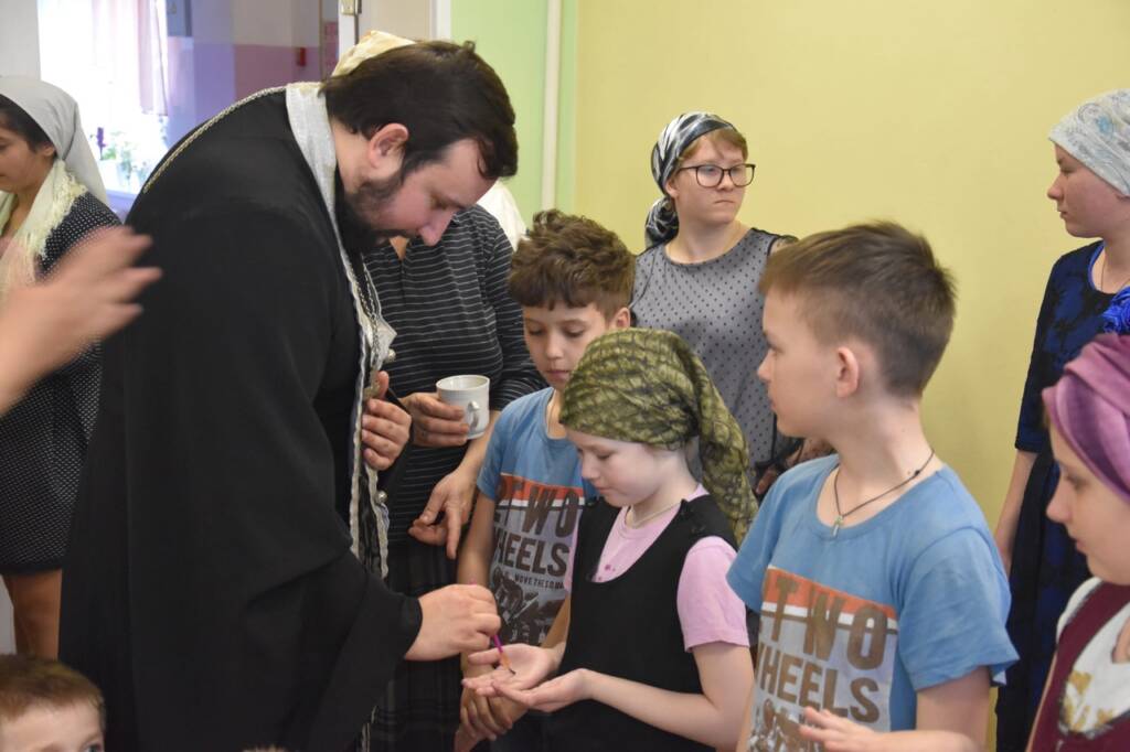 11 апреля иерей Александр Веденеев и иерей Михаил Куликов посетили Сасовский реабилитационный центр для детей и подростков, где совершили Таинство Соборования