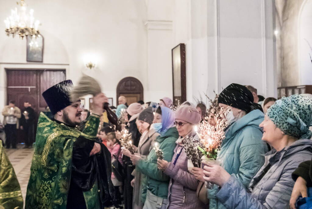 Всенощное бдение в Вознесенском Кафедральном соборе в канун праздника Входа Господня в Иерусалим