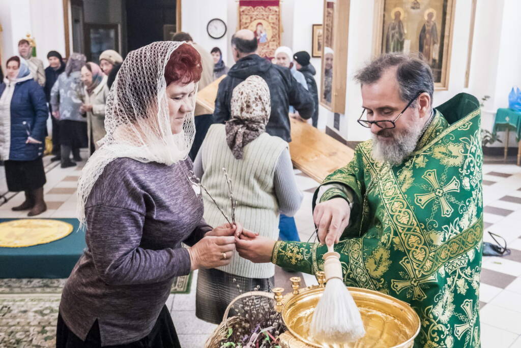 Божественная Литургия в празднование Входа Господня в Иерусалим в Христорождественской монашеской общине села Лашма Касимовского района