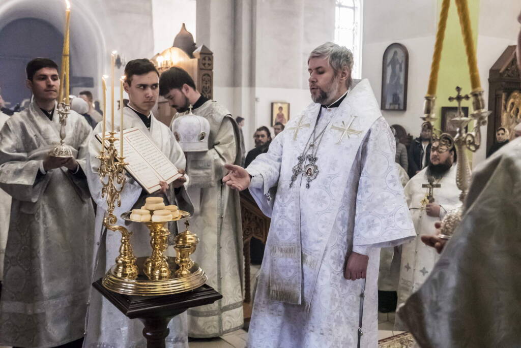 Божественная Литургия в Великую субботу Страстной седмицы в Вознесенском Кафедральном соборе города Касимова