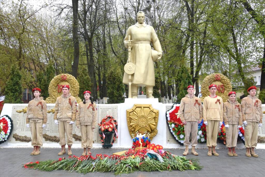 В Спас-Клепиках прошёл парад в честь 77-й годовщины Победы в Великой Отечественной войне
