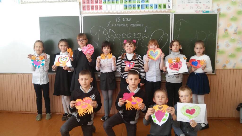 В Болоньской СОШ Клепиковского района прошли уроки на тему "Доброта в моей жизни"