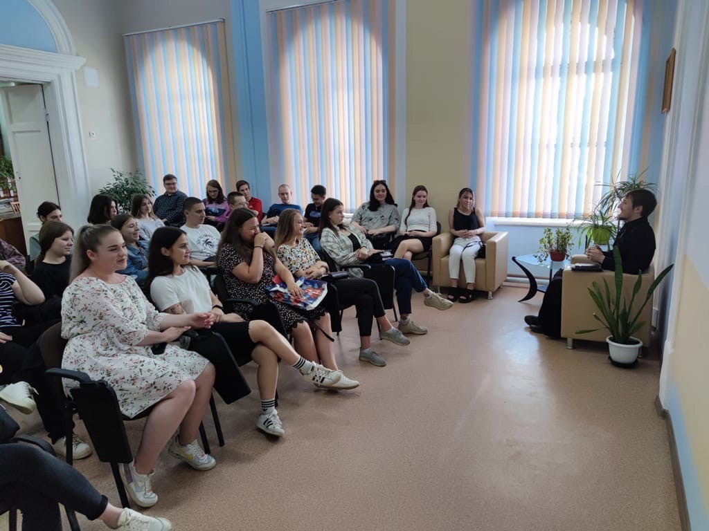 В Касимовском нефтегазовом колледже для студентов состоялась встреча на тему «Семейные ценности»