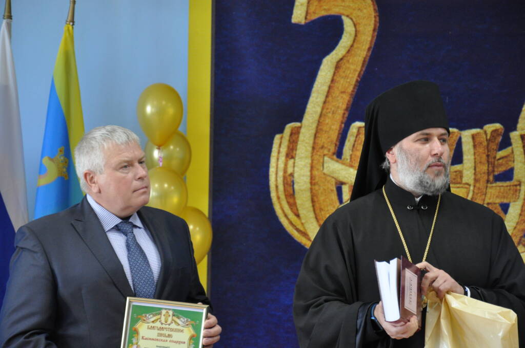 Епископ Василий поздравил социальных работников Касимовского района с их профессиональным праздником