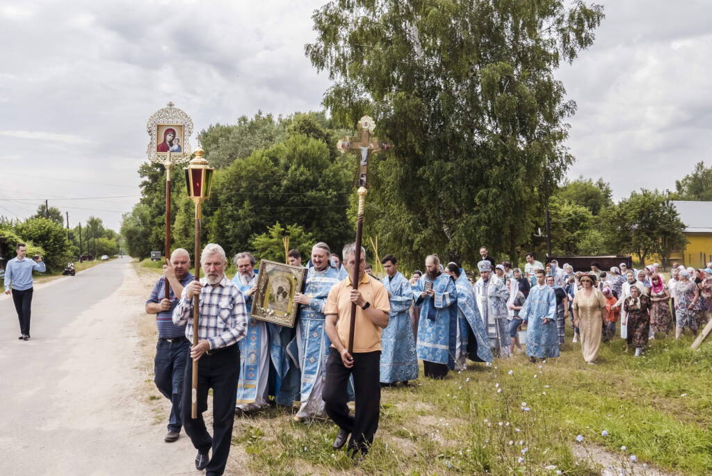 Престольный праздник в храме Тихвинской иконы Божией матери села Колычево Клепиковского района