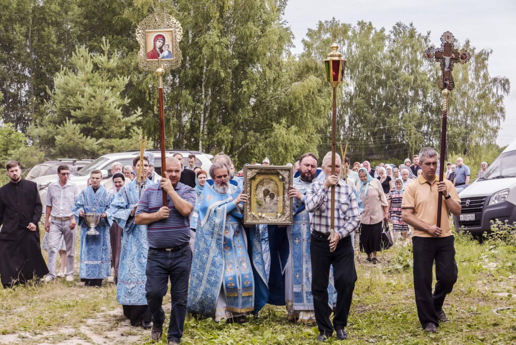 Престольный праздник в храме Тихвинской иконы Божией матери села Колычево Клепиковского района