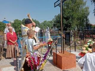 В селе Нарма Ермишинского района освятили поклонный крест на месте старой часовни
