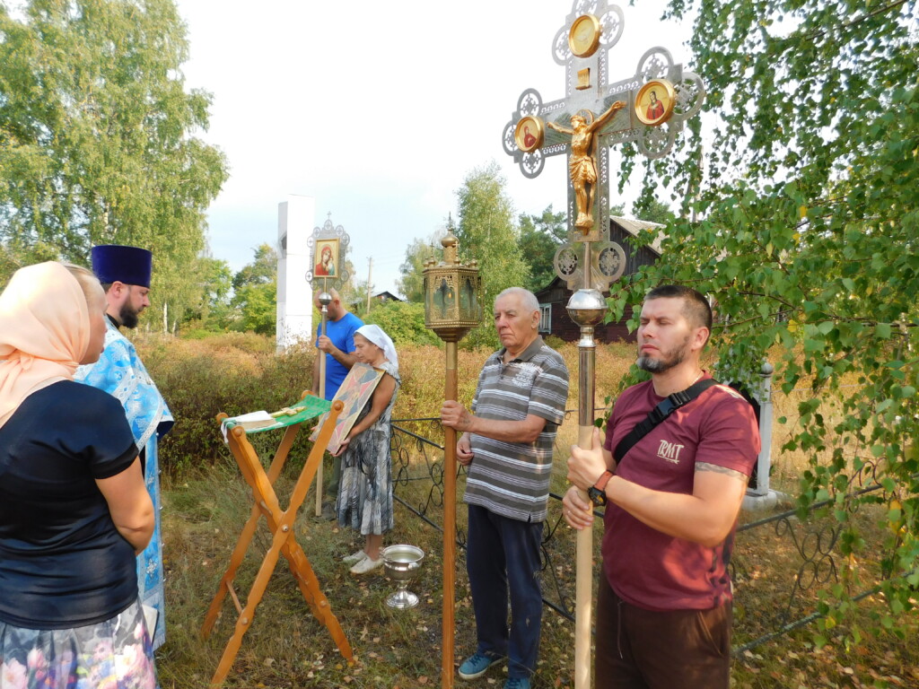 Молебен о ниспослании дождя  и прекращении пожаров в селе Гришино Клепиковского района