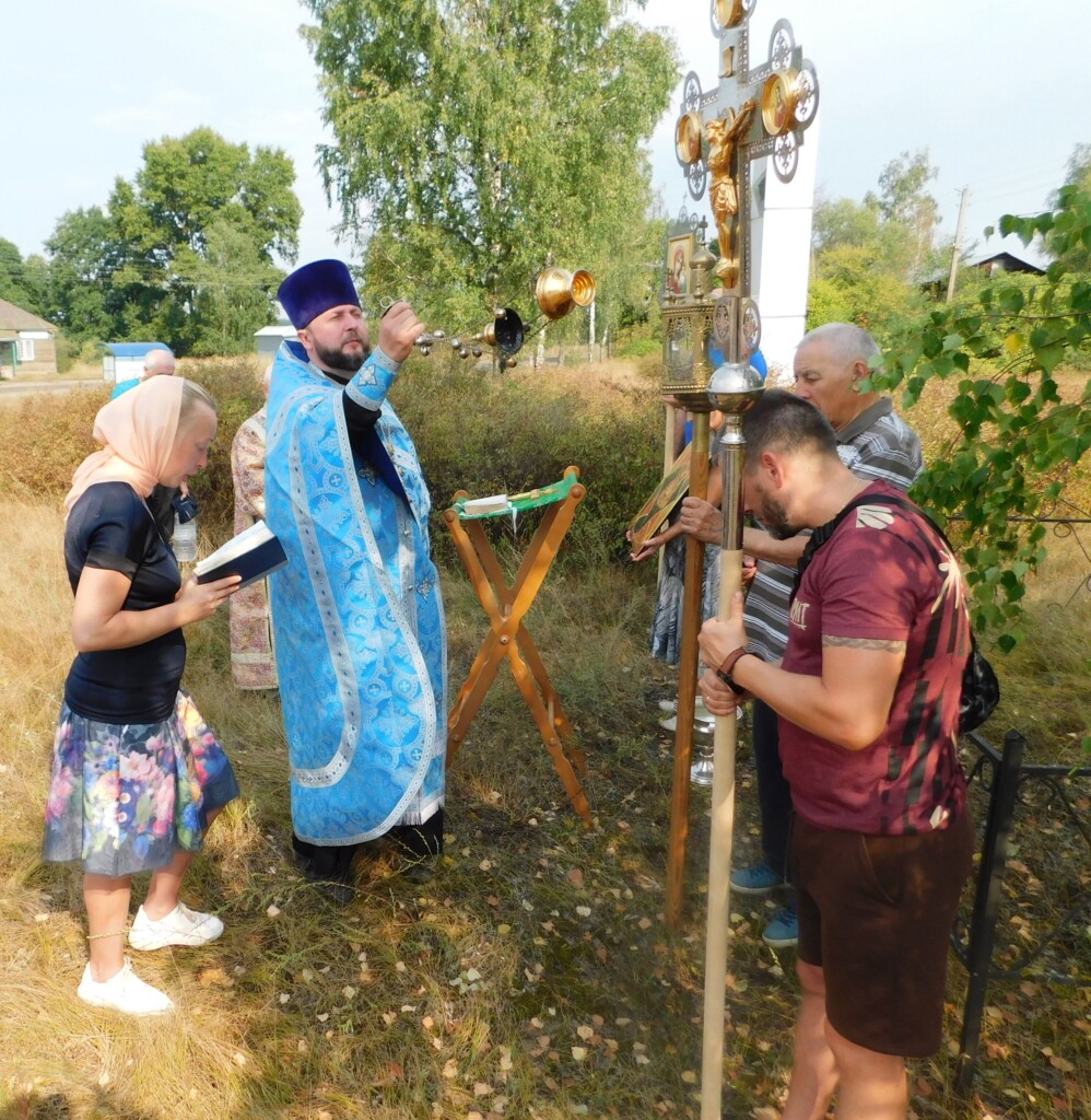 Молебен о ниспослании дождя  и прекращении пожаров в селе Гришино Клепиковского района