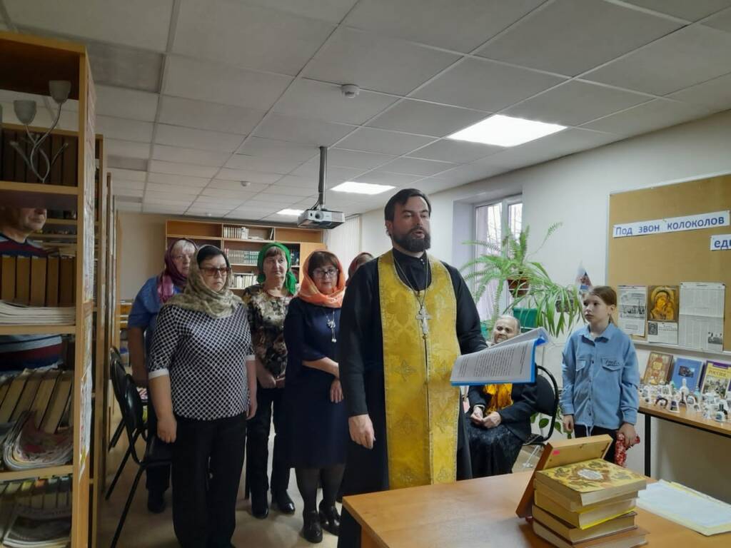Сотрудник Миссионерского отдела Касимовской епархии иерей Михаил Куликов посетил  Сасовскую городскую библиотеку № 2