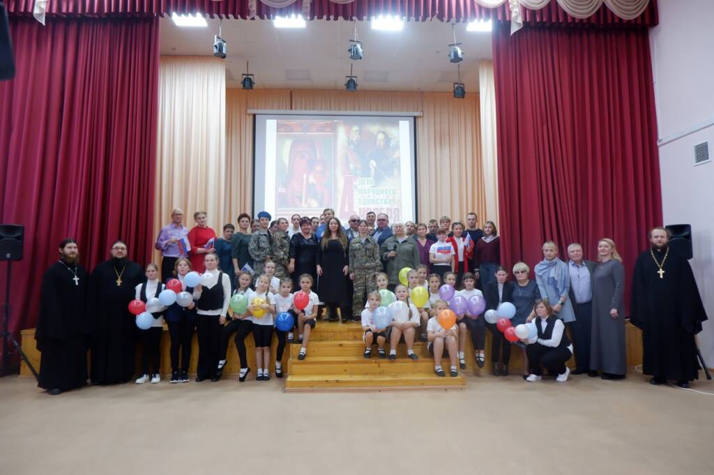Архиерейский хор Касимовской епархии принял участие в праздничном концерте «Россия – это мы!», посвященном Дню народного единства