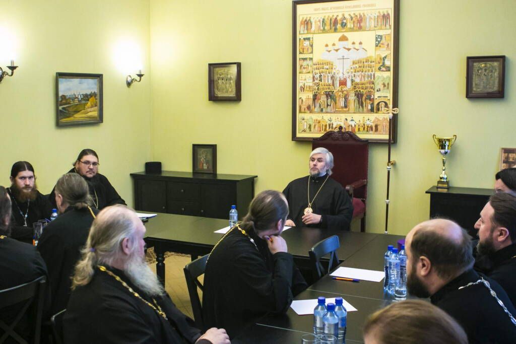 Под председательством Главы епархии состоялось совместное заседание благочинных и руководителей епархиальных отделов