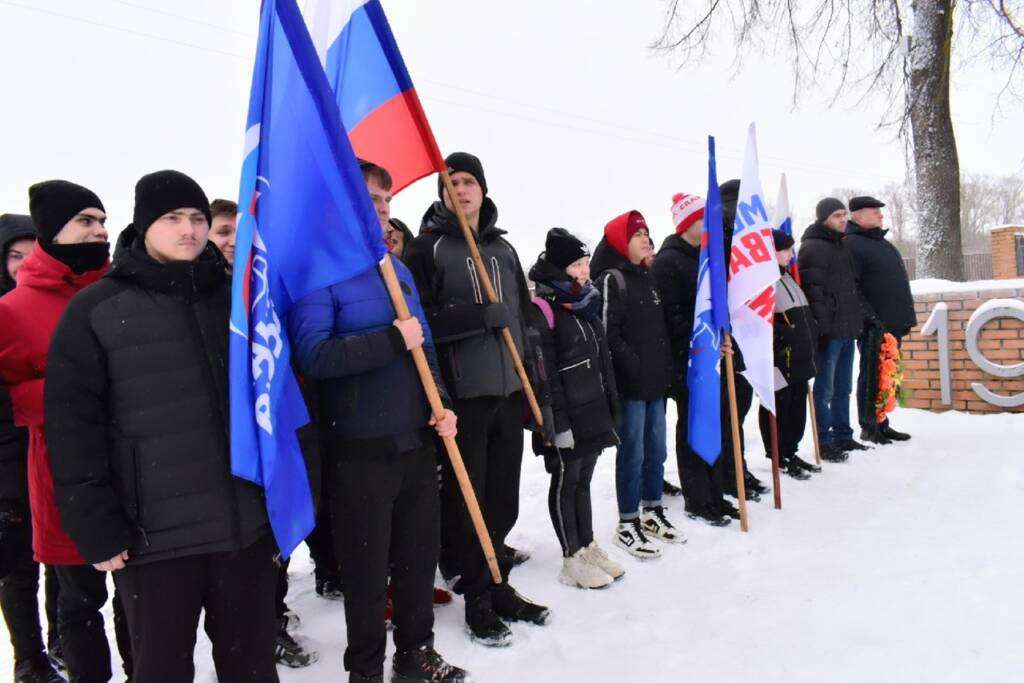 Благочинный Кадомского округа протоиерей Сергий Сорвачев принял участие в митинге, посвященном Дню Героев Отечества