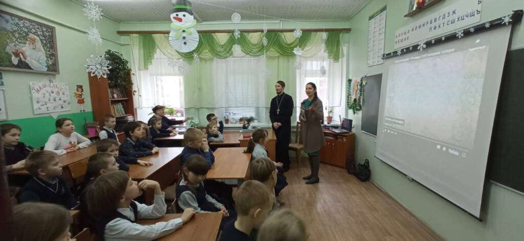 Руководитель Молодёжного отдела Касимовской епархии иерей Николай Пронин посетил Свято-Сергиевскую Православную школу г. Касимов