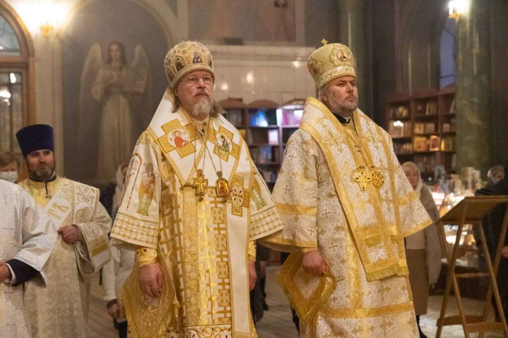 Преосвященный епископ Василий сослужил главе митрополии в кафедральном соборе Рождества Христова г. Рязани