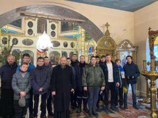 Дети из подросткового клуба православного краеведения «Ставросъ» на Рождественских каникулах посетили храмы Касимовской епархии