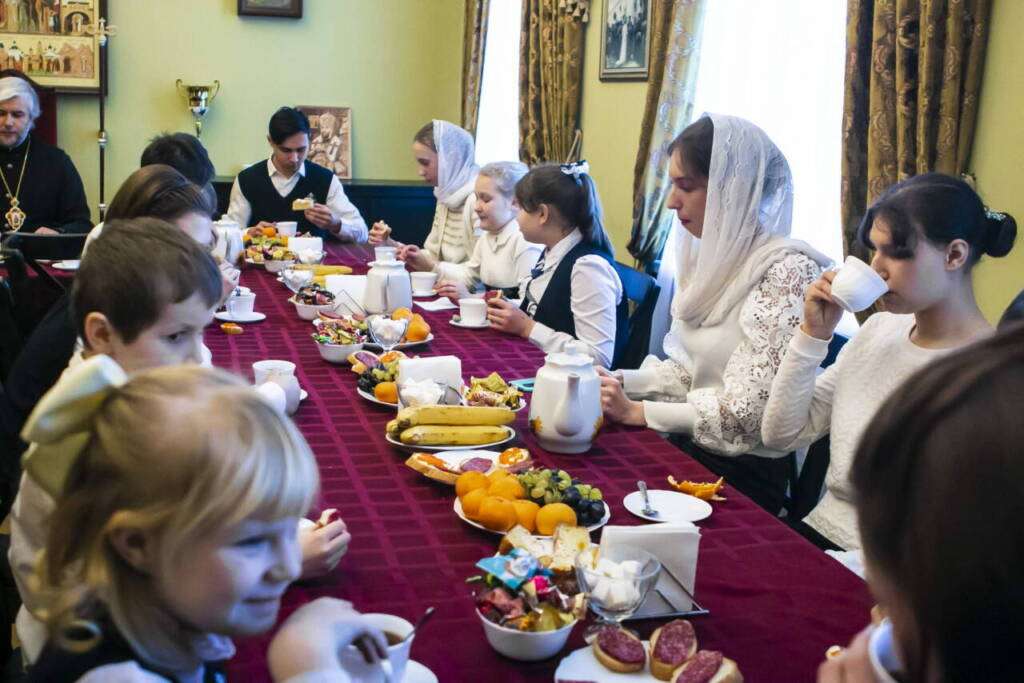 Воспитанники Православной школы г. Касимова поздравили Архипастыря с праздником Рождества Христова