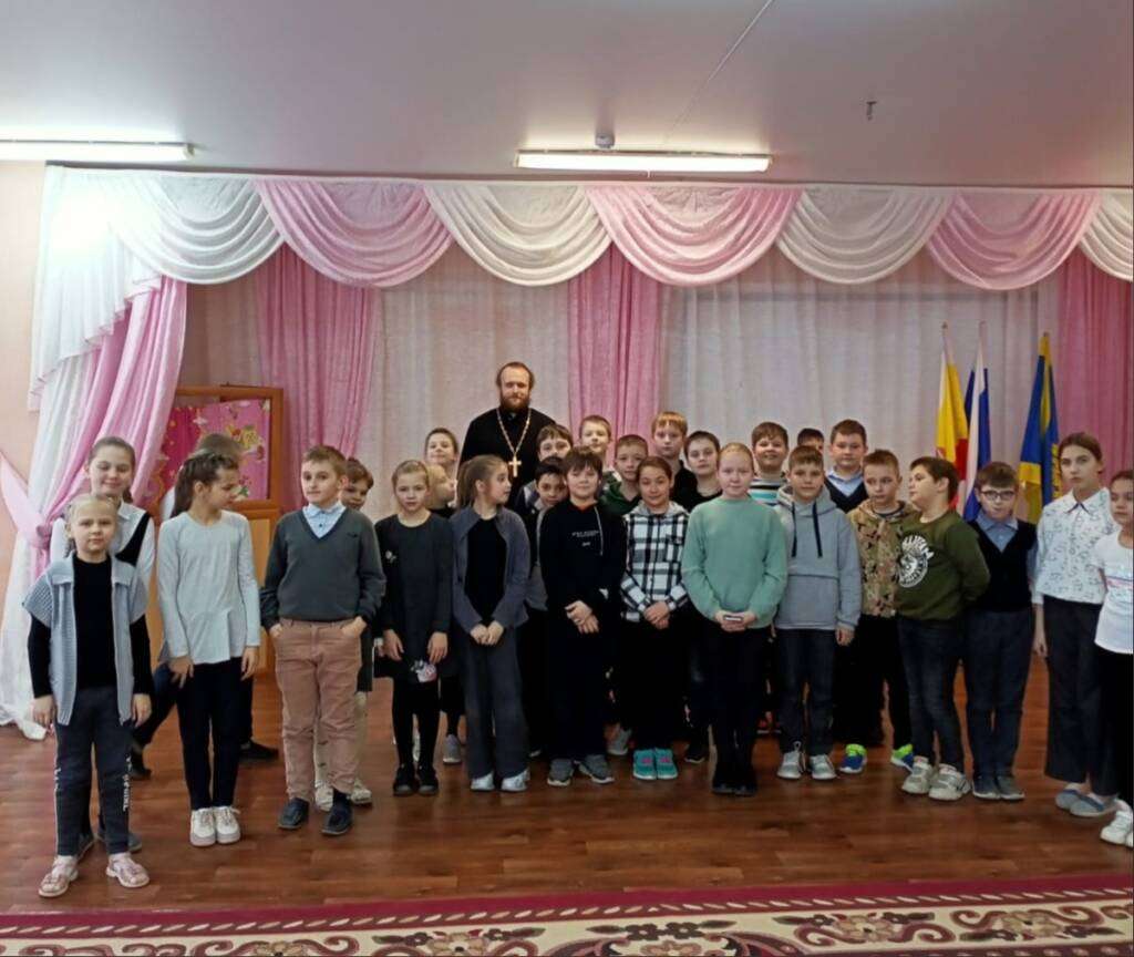 Руководитель миссионерского отдела Касимовской епархии иерей Илия Иванов посетил начальную школу – детский сад, структурное подразделение «СШ №1» г. Касимова