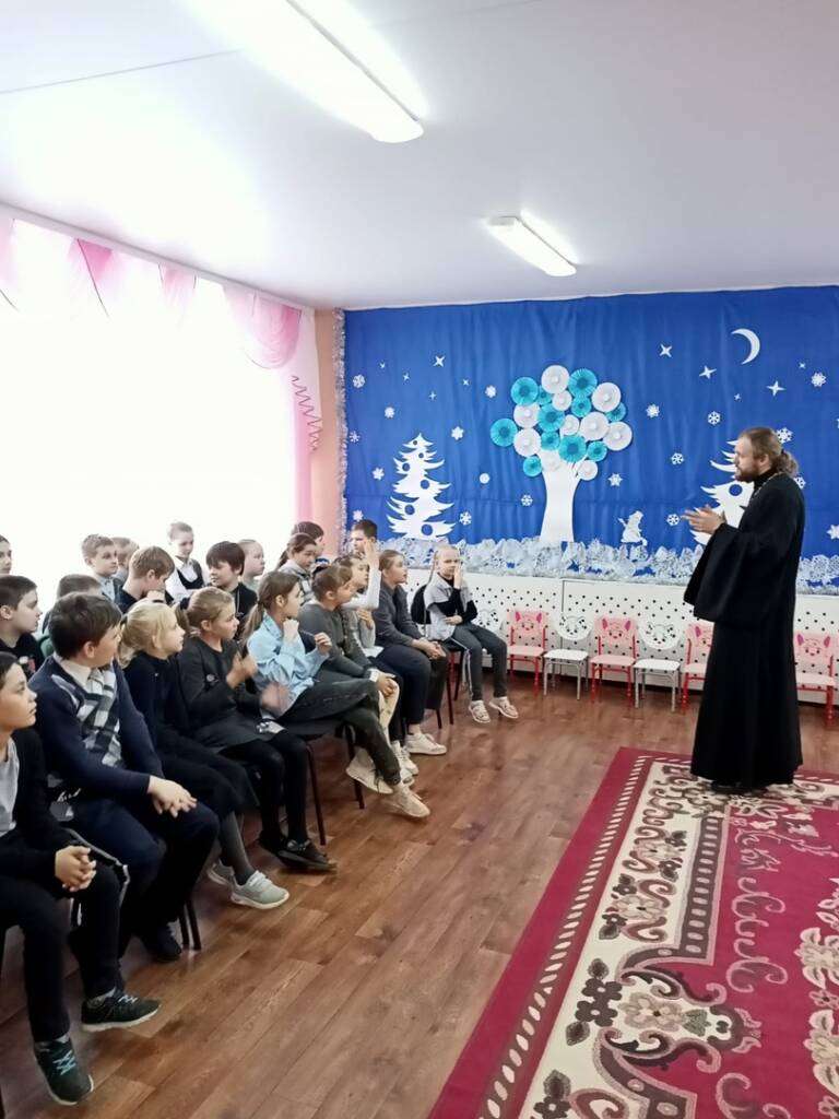 Руководитель миссионерского отдела Касимовской епархии иерей Илия Иванов посетил начальную школу – детский сад, структурное подразделение «СШ №1» г. Касимова