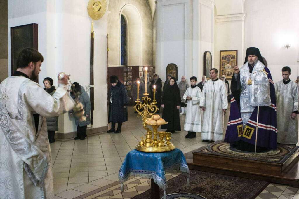 Всенощное бдение в канун праздника Сретения Господня в Вознесенском Кафедральном соборе города Касимова