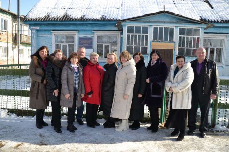 Благочинный Кустарёвского округа иерей Вячеслав Пименов принял участие в работе выездного Многофункционального семейного центра