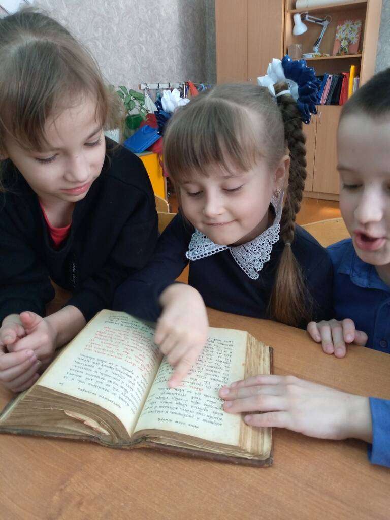 В объединении «Живое слово» Болоньской СОШ прошли уроки, посвящённые Дню православной книги
