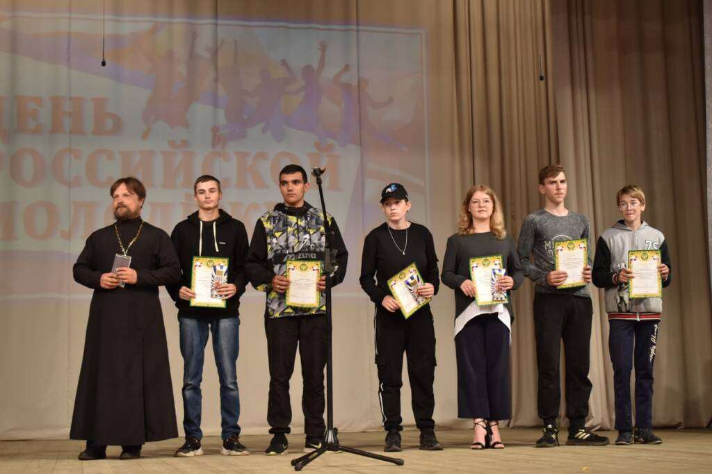Руководитель МСПО "Небесный купол" иерей Михаил Егоров принял участие в концерте, посвященном Дню молодёжи