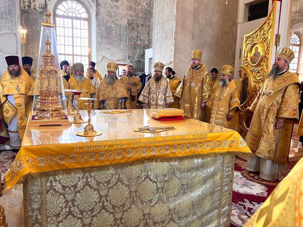 Преосвященнейший епископ Василий принял участие в торжествах по случаю дня памяти перенесения мощей святителя Феофана, Затворника Вышенского
