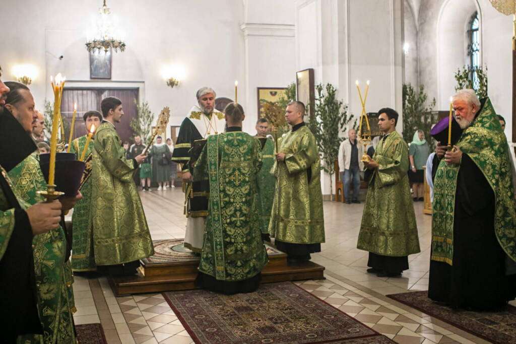 Всенощное бдение в канун праздника Святой Троицы в Вознесенском Кафедральном соборе города Касимова