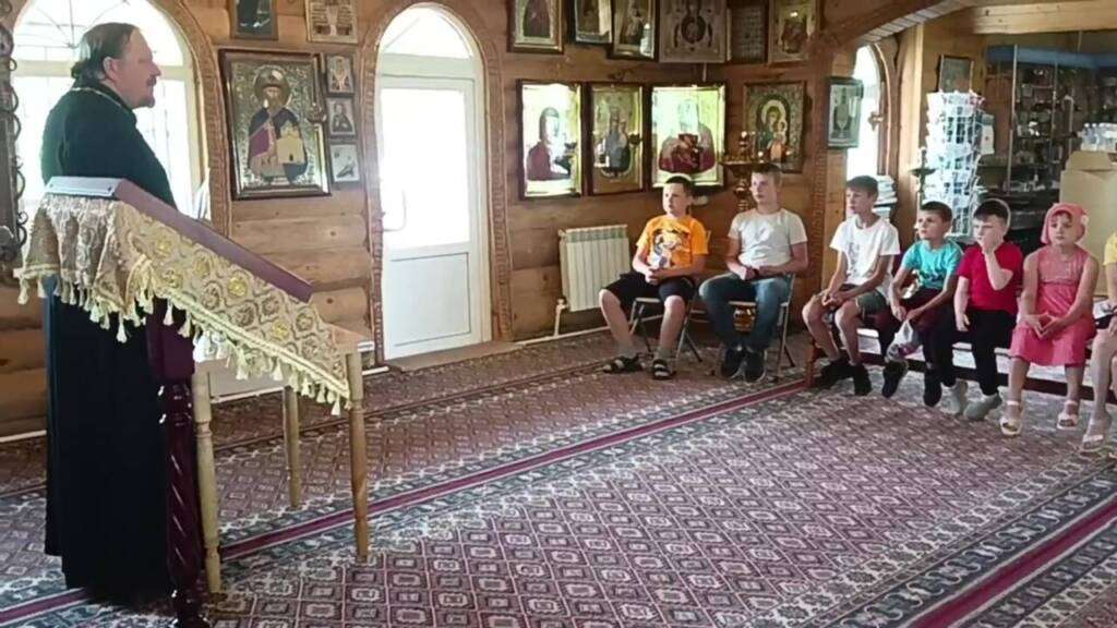 Дети помощников по уходу Шиловского КЦСОН посетили Преображенский храм  р.п. Шилово