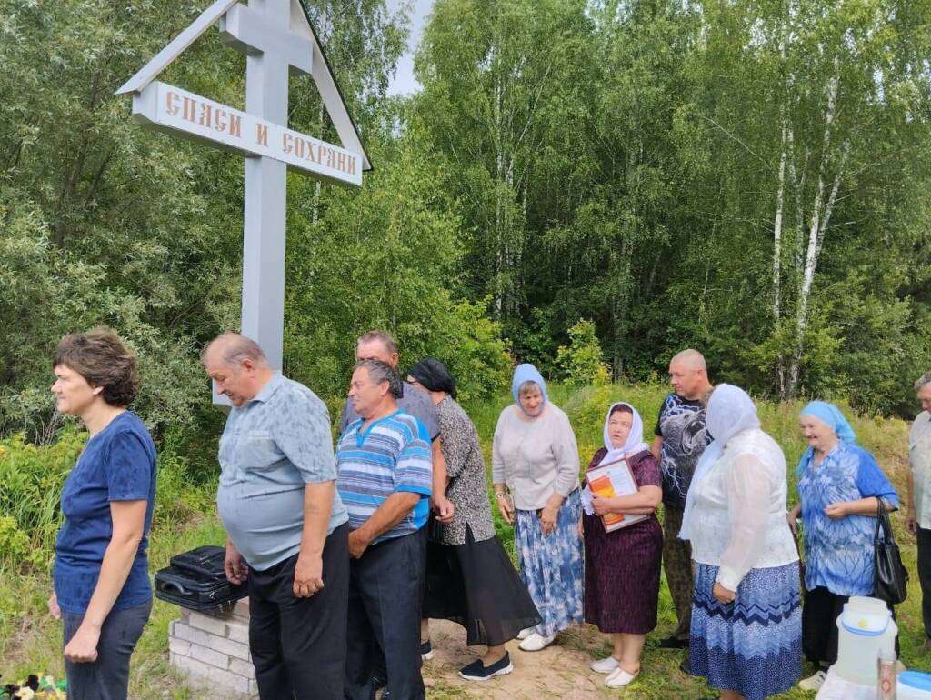Освящение поклонного креста в деревне Большой Мутор Касимовского района