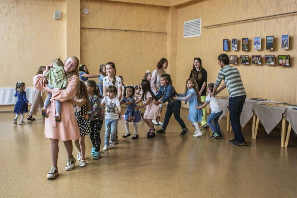 В центре культурного развития  г. Касимова прошёл праздничный концерт "Семья-России колыбель", посвящённый Дню семьи любви и верности