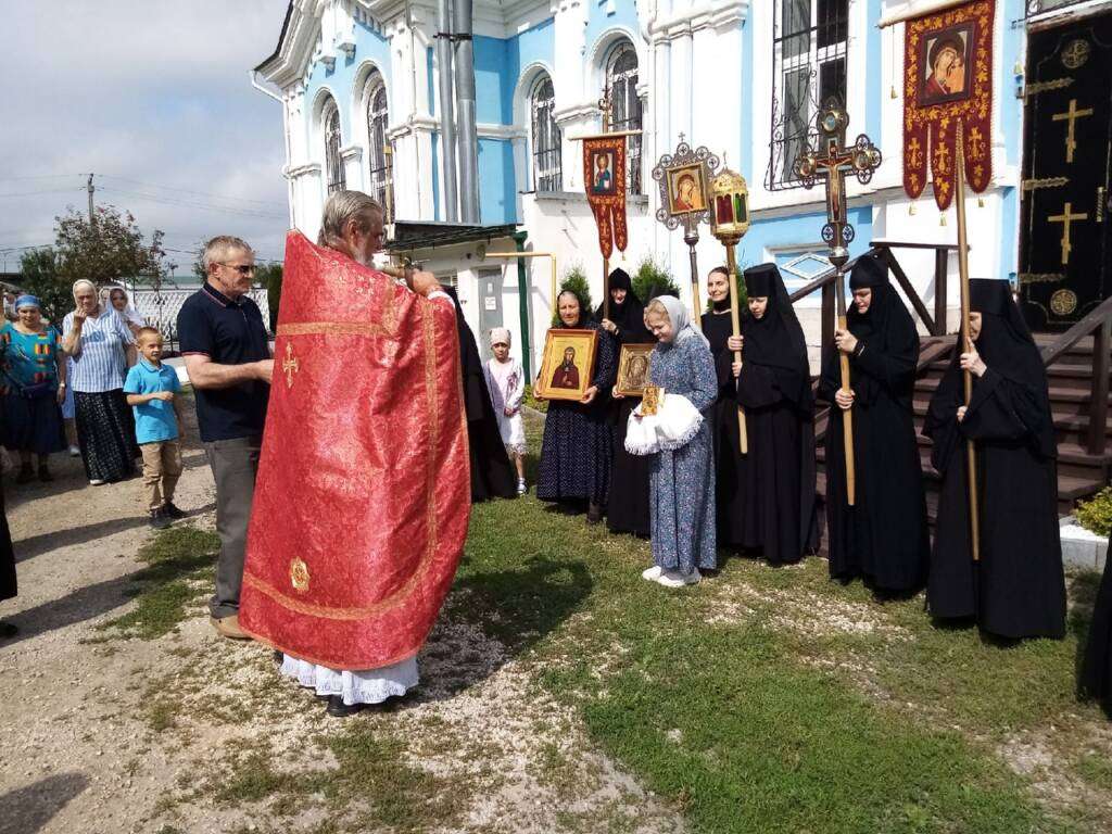 Праздничное богослужение в Милостиво-Богородицком женском  монастыре п.  Кадом в день памяти преподобномученицы Анастасии Кадомской