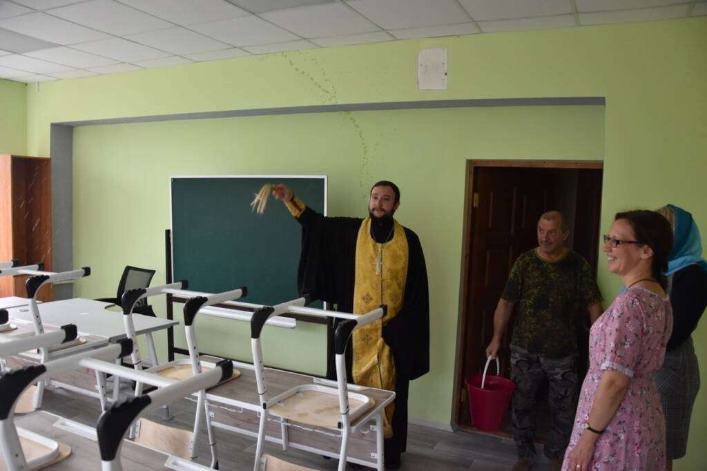 Освящение отремонтированной школы и детского сада в с. Глядково Сасовского района