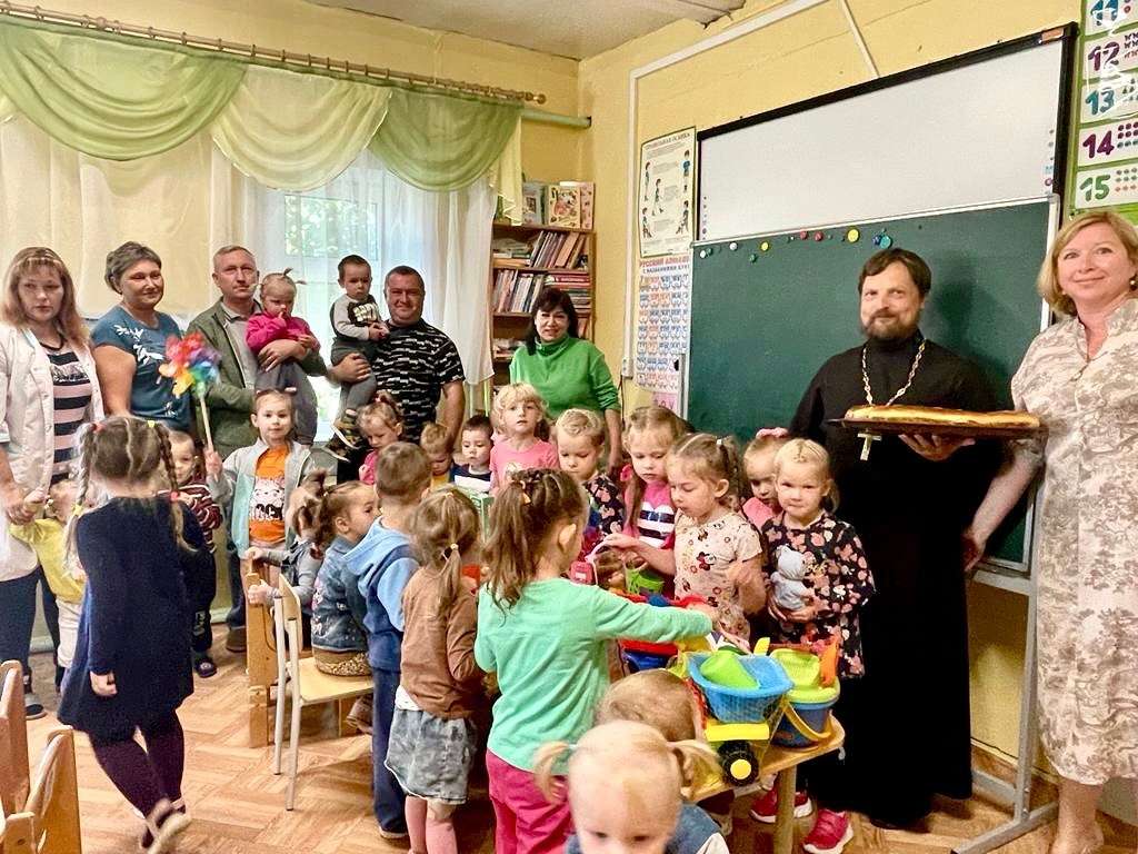 Председатель МСПО «Небесный купол» иерей Михаил Егоров посетил воспитанников детского сада №2 р. п Кадом
