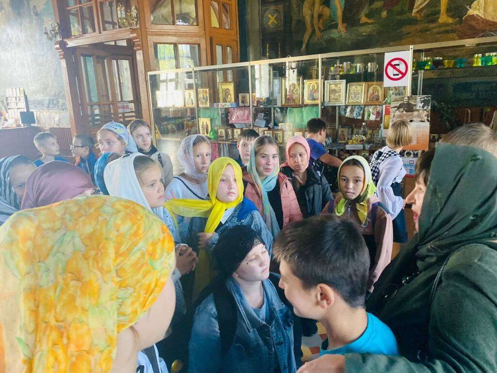 Учащиеся Тумской средней школы №46 посетили с экскурсией Троицкий храм р. п. Тума Клепиковского района