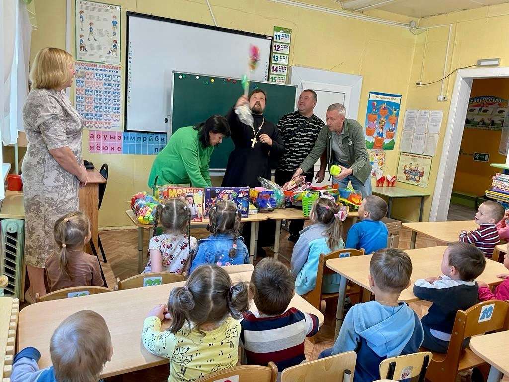 Председатель МСПО «Небесный купол» иерей Михаил Егоров посетил воспитанников детского сада №2 р. п Кадом