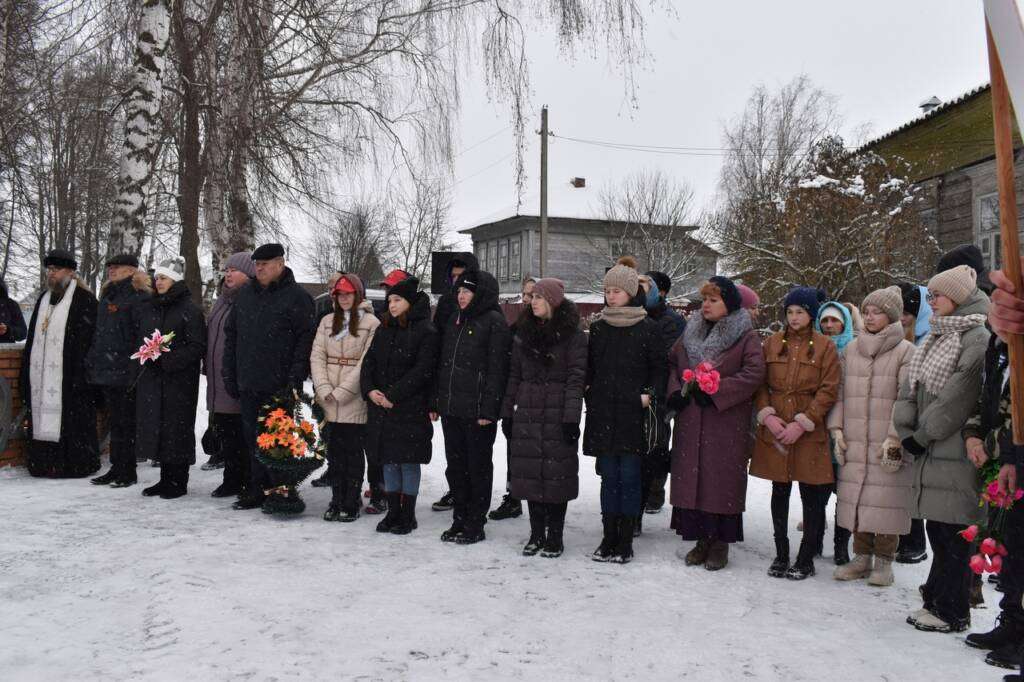 Клирики Кадомского района приняли участие в митинге,  посвященном Дню Неизвестного солдата