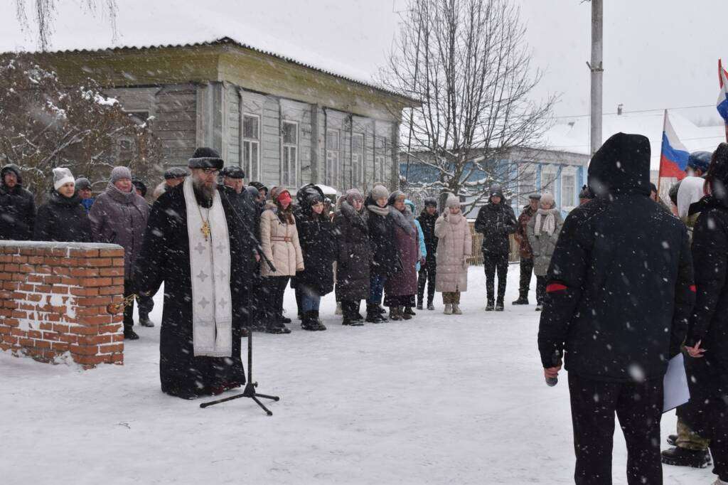 Клирики Кадомского района приняли участие в митинге,  посвященном Дню Неизвестного солдата